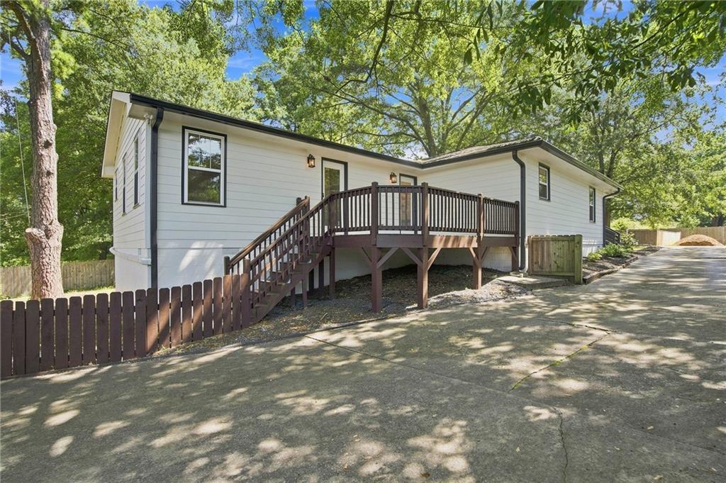 932 Sharon Circle Se Property Photo 27