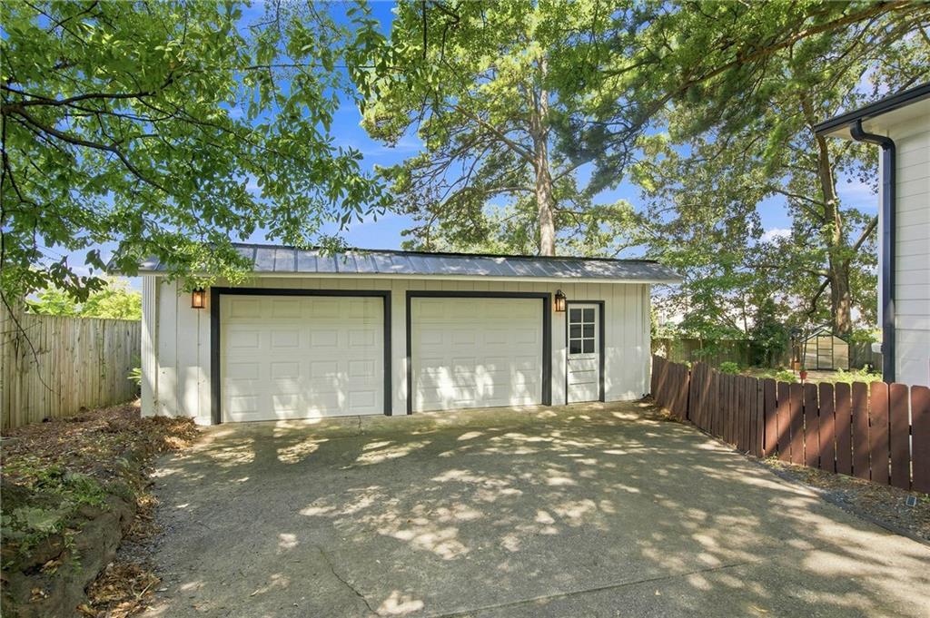 932 Sharon Circle Se Property Photo 28
