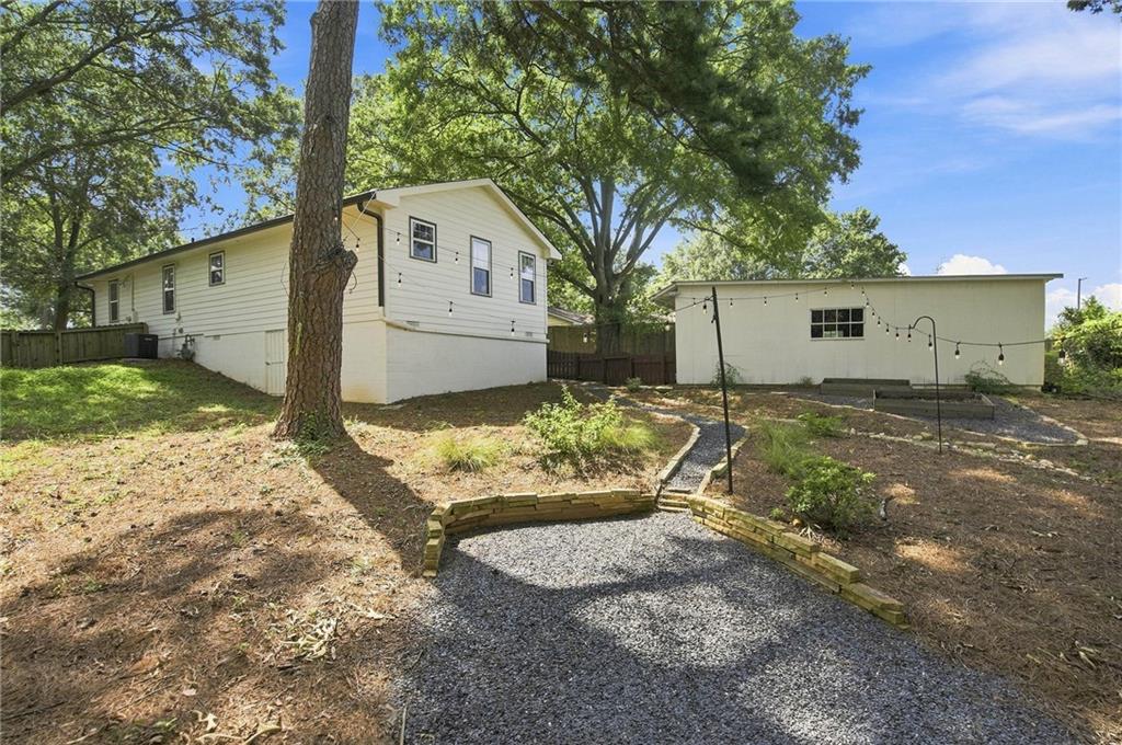 932 Sharon Circle Se Property Photo 31