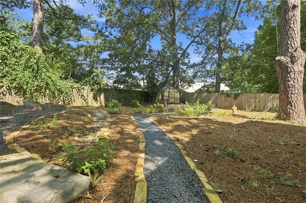 932 Sharon Circle Se Property Photo 32