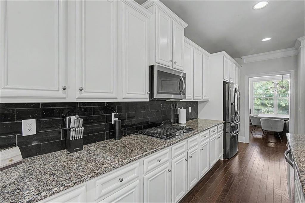 325 Hillgrove Drive Property Photo 6