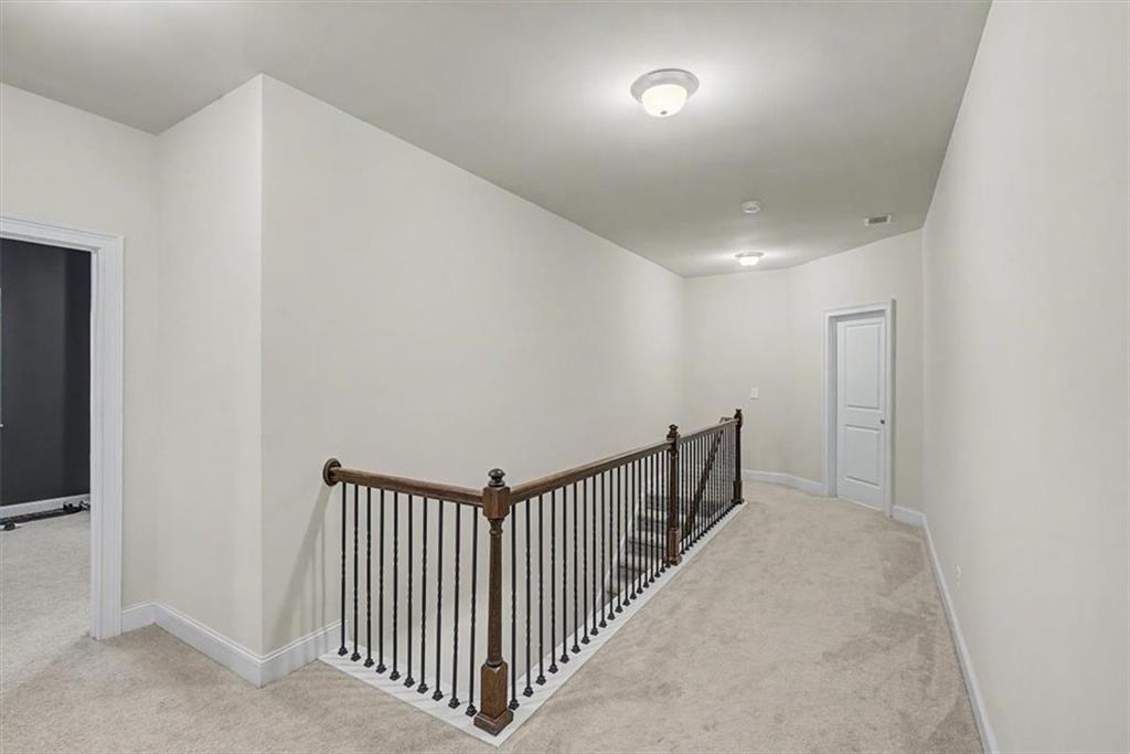 325 Hillgrove Drive Property Photo 8