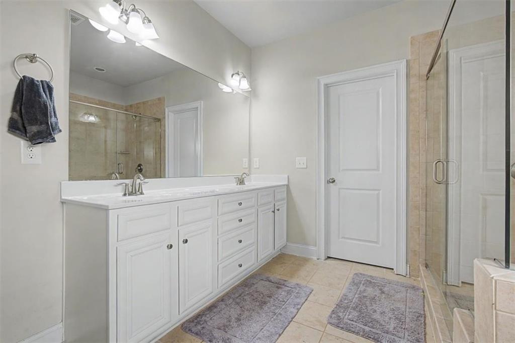 325 Hillgrove Drive Property Photo 10