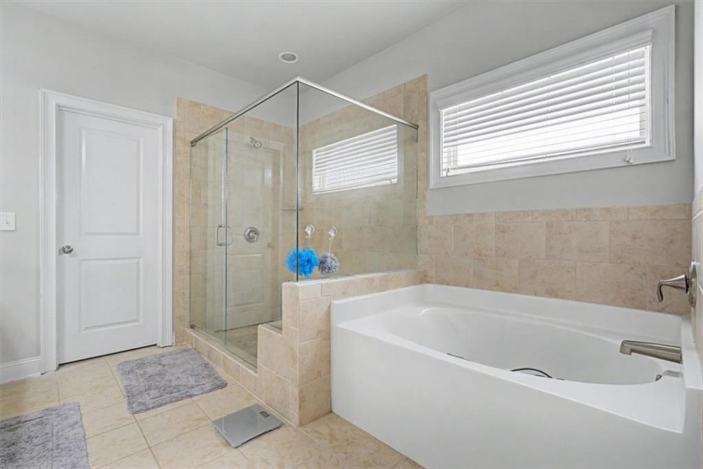 325 Hillgrove Drive Property Photo 11
