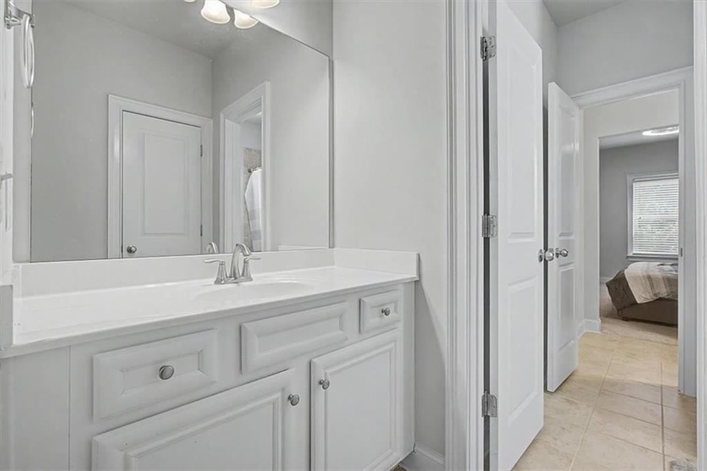 325 Hillgrove Drive Property Photo 14