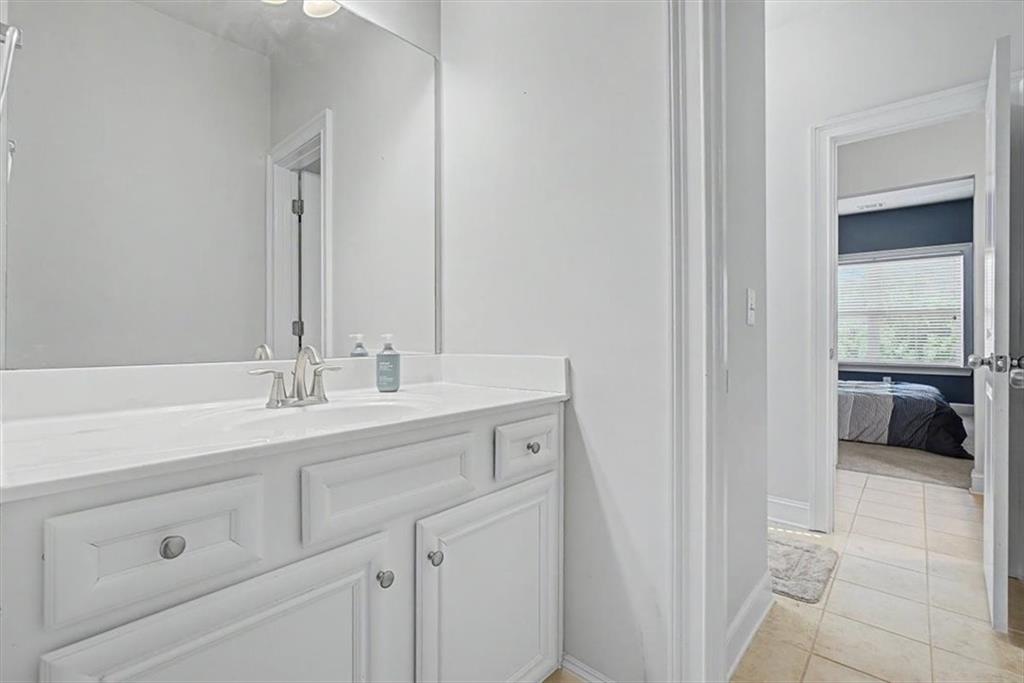 325 Hillgrove Drive Property Photo 16