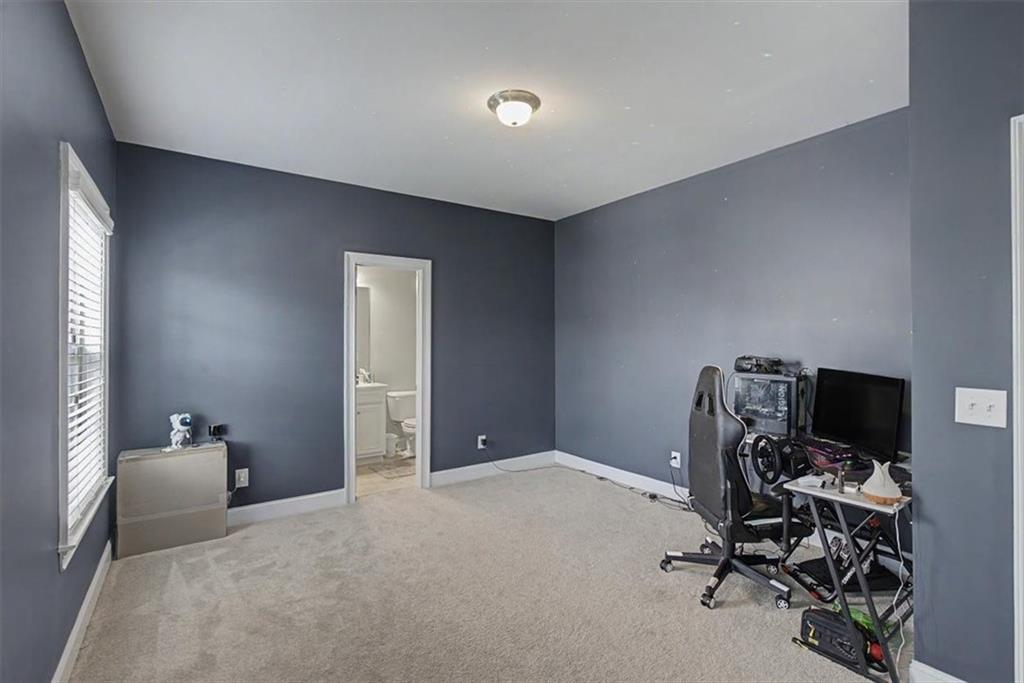 325 Hillgrove Drive Property Photo 21