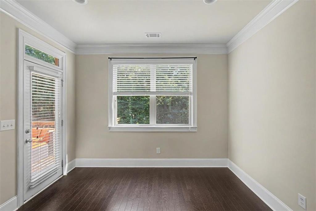 325 Hillgrove Drive Property Photo 22