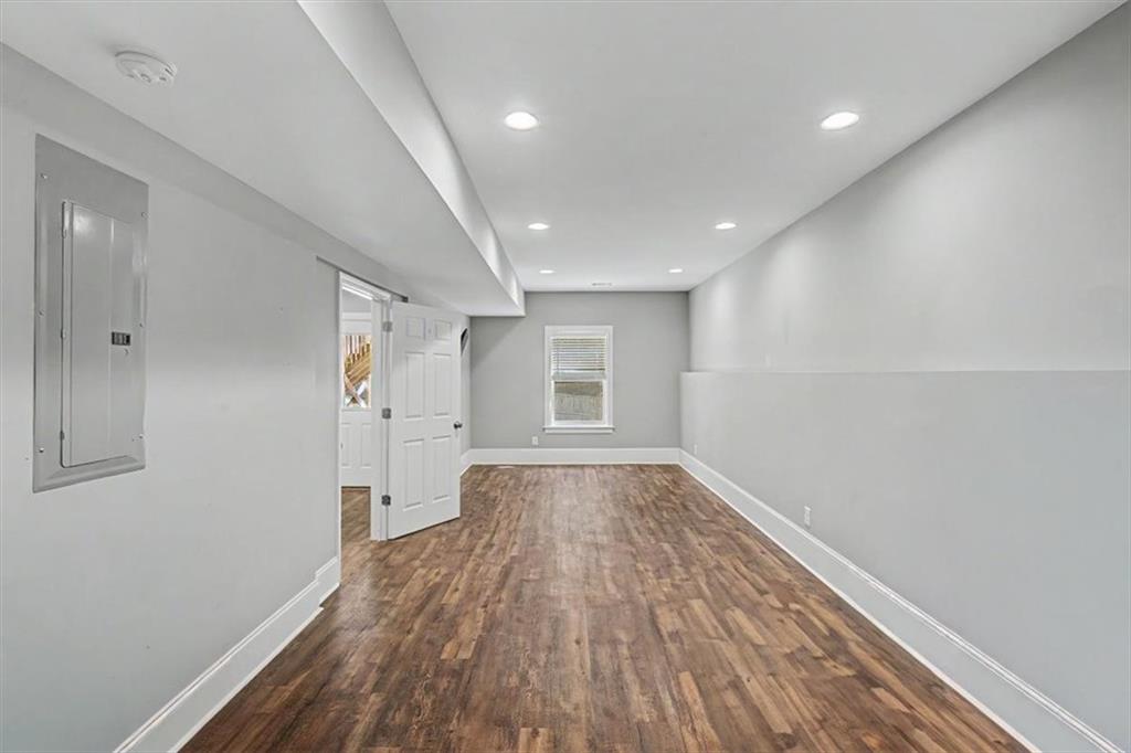 325 Hillgrove Drive Property Photo 23
