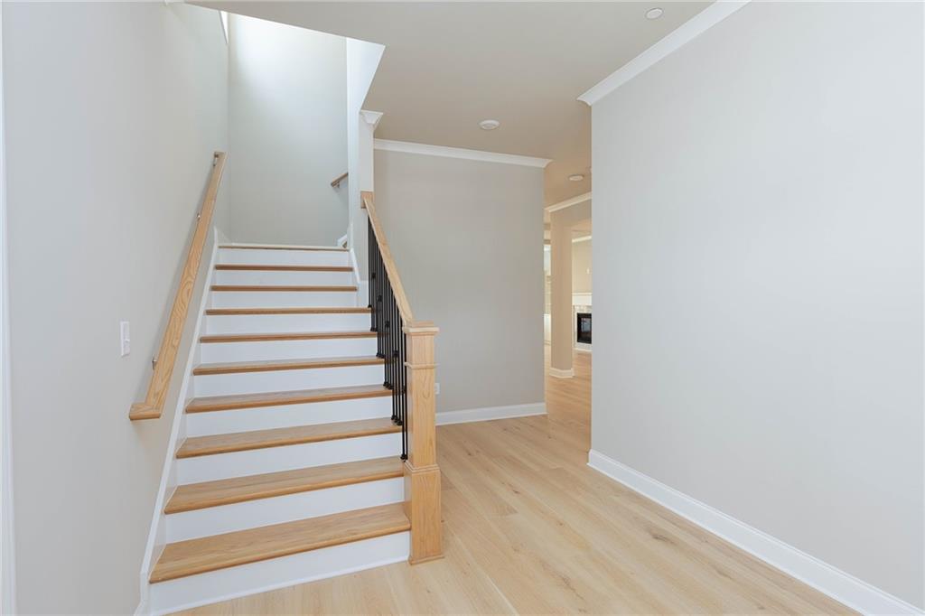 5635 Meadowstone Walk Property Photo 4
