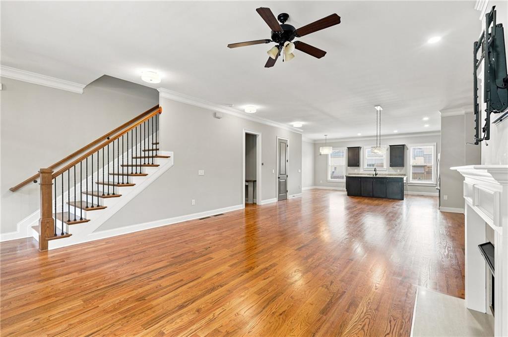 1883 Manor Estate Property Photo 6