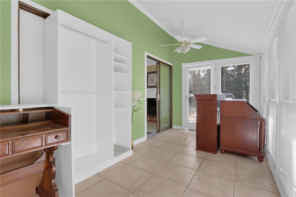 6070 Wintergreen Road Property Photo 8