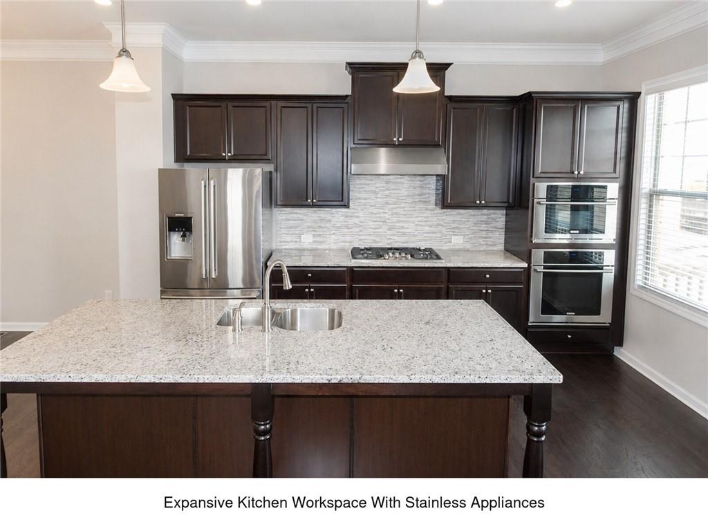 320 Beacons Place Property Photo 6