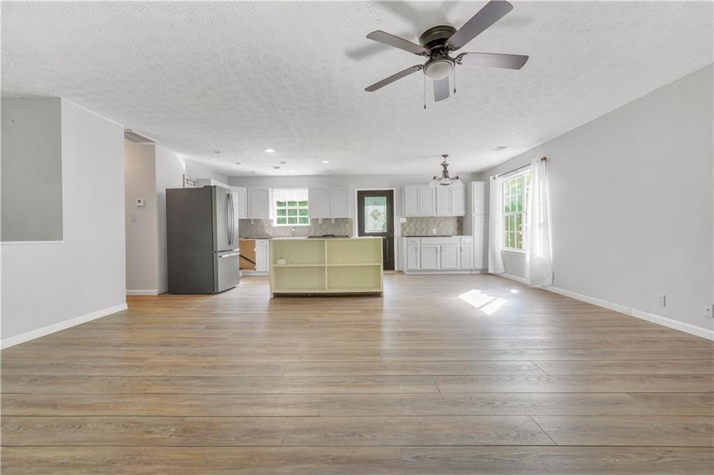376 Doe Lane Property Photo 6