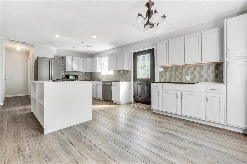 376 Doe Lane Property Photo 11