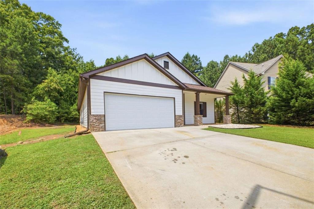 752 Stable View Loop Property Photo 3