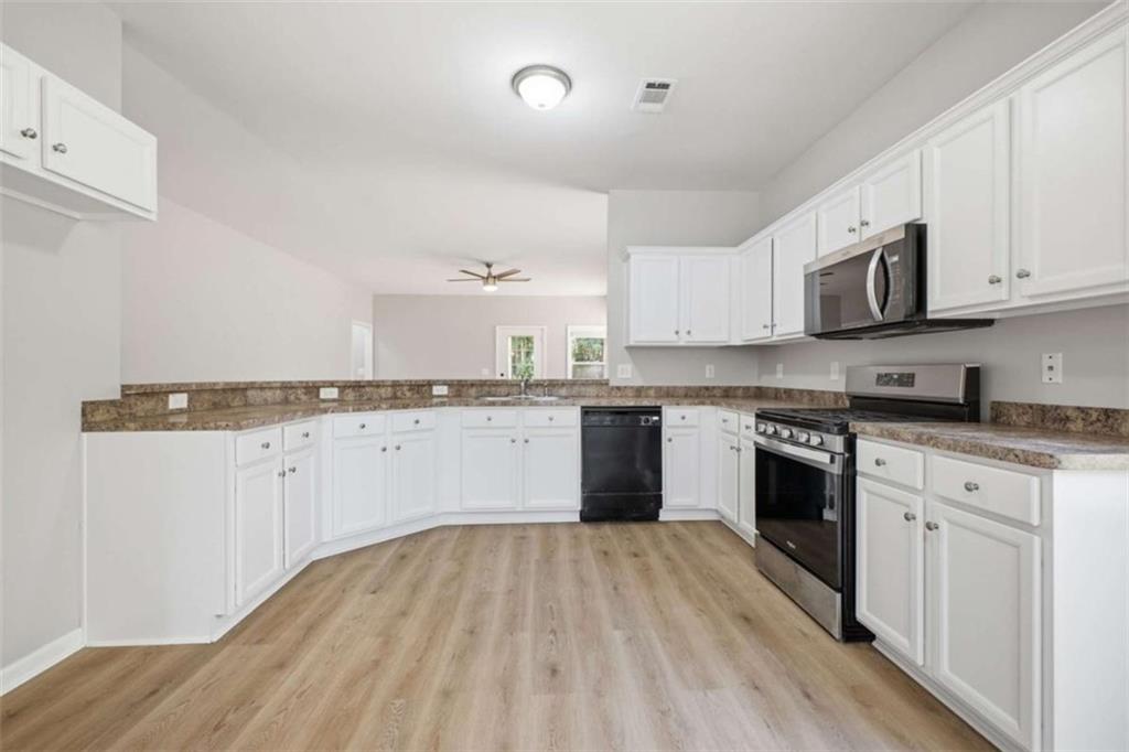 752 Stable View Loop Property Photo 5