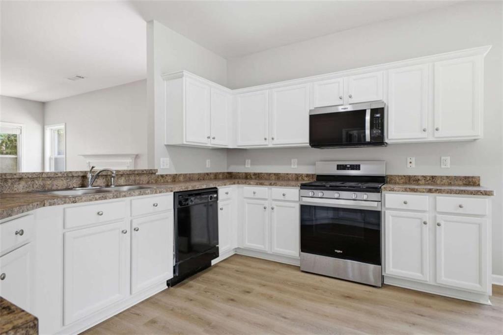 752 Stable View Loop Property Photo 7