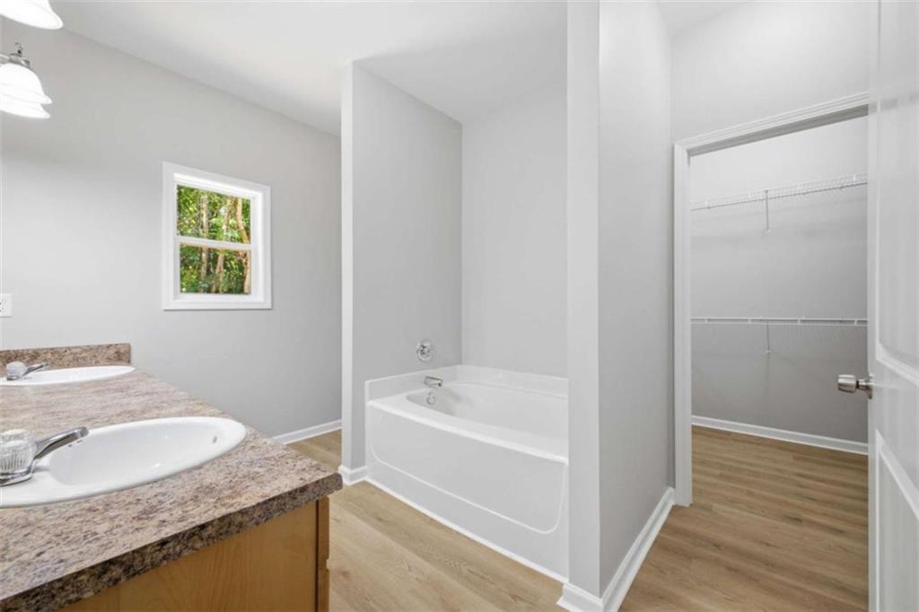 752 Stable View Loop Property Photo 24