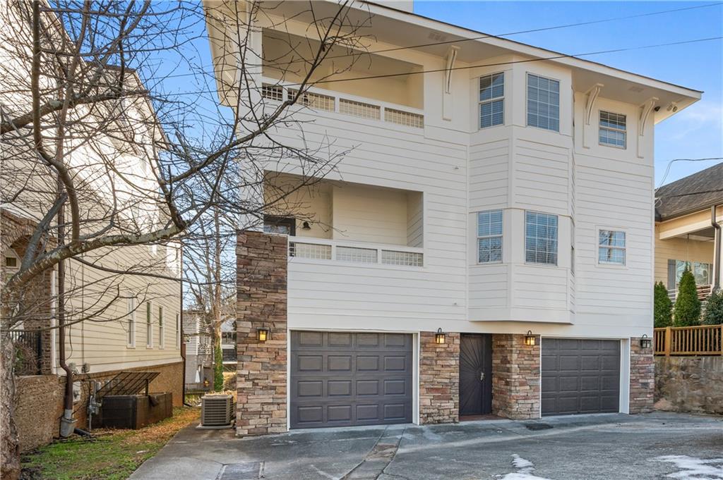 567 Winton Terrace NE Unit D Property Photo 1