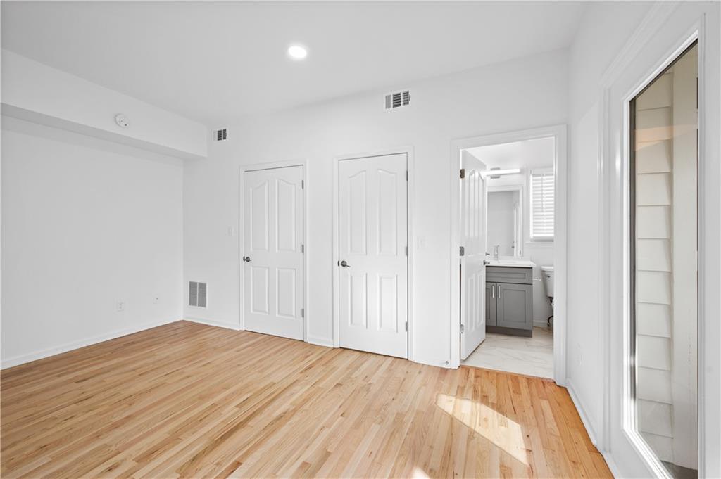 567 Winton Terrace Ne Unit D Property Photo 10
