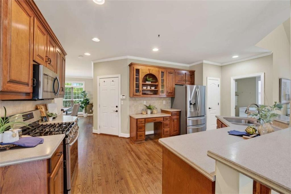 4190 Lakeside Boulevard Property Photo 10