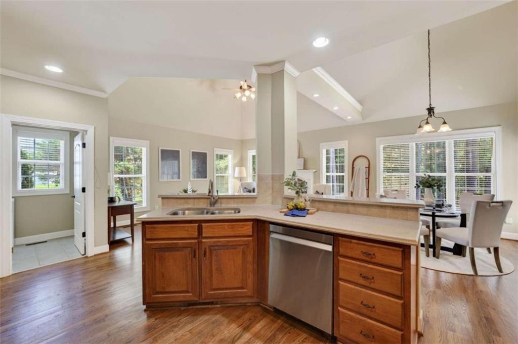 4190 Lakeside Boulevard Property Photo 13