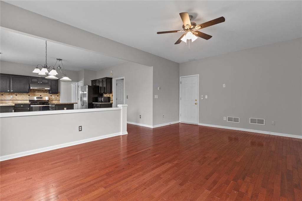 7819645 Property Photo 18
