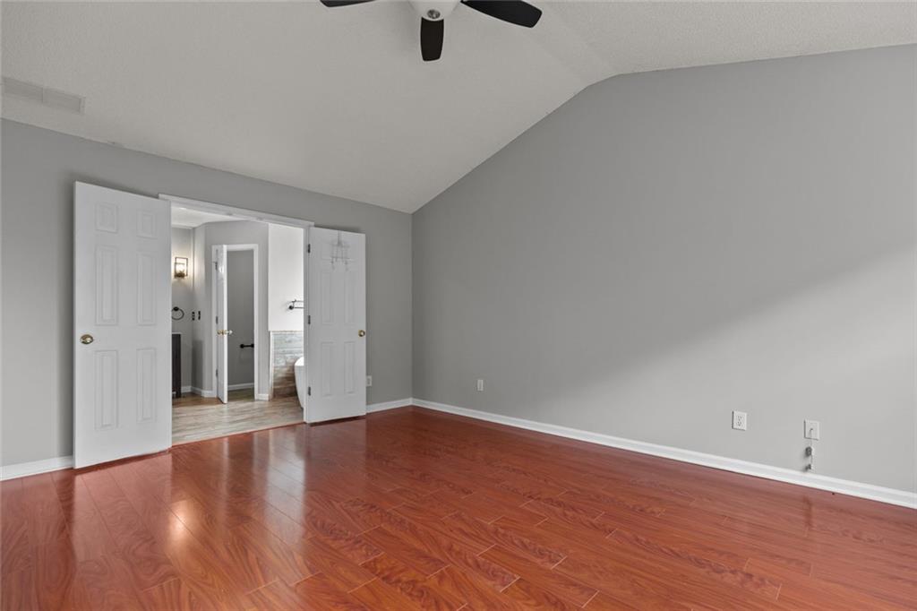 7819645 Property Photo 24