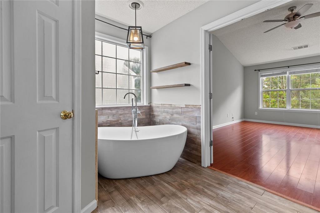 7819645 Property Photo 26