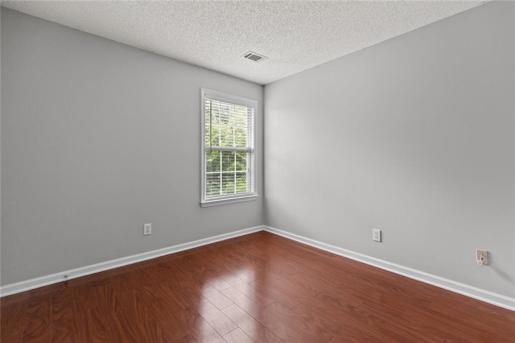 7819645 Property Photo 30