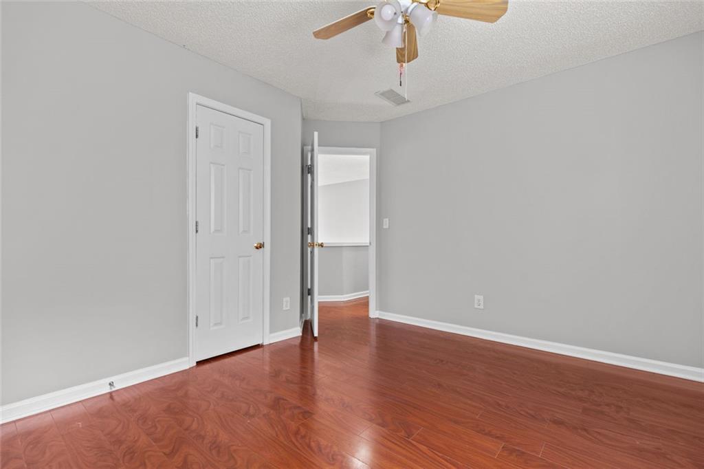 7819645 Property Photo 33