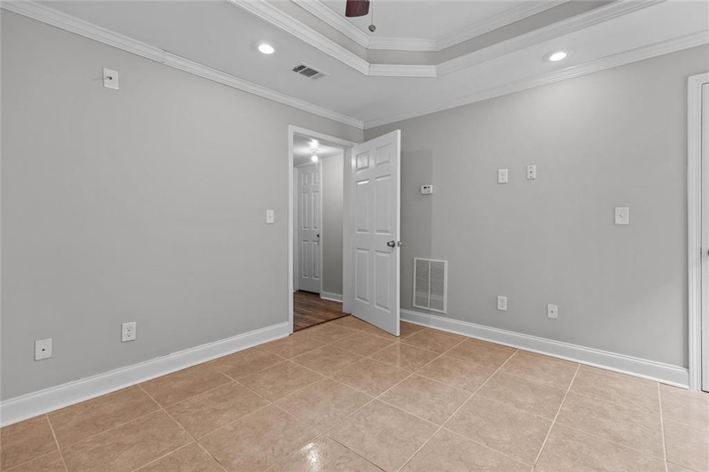 7819645 Property Photo 44