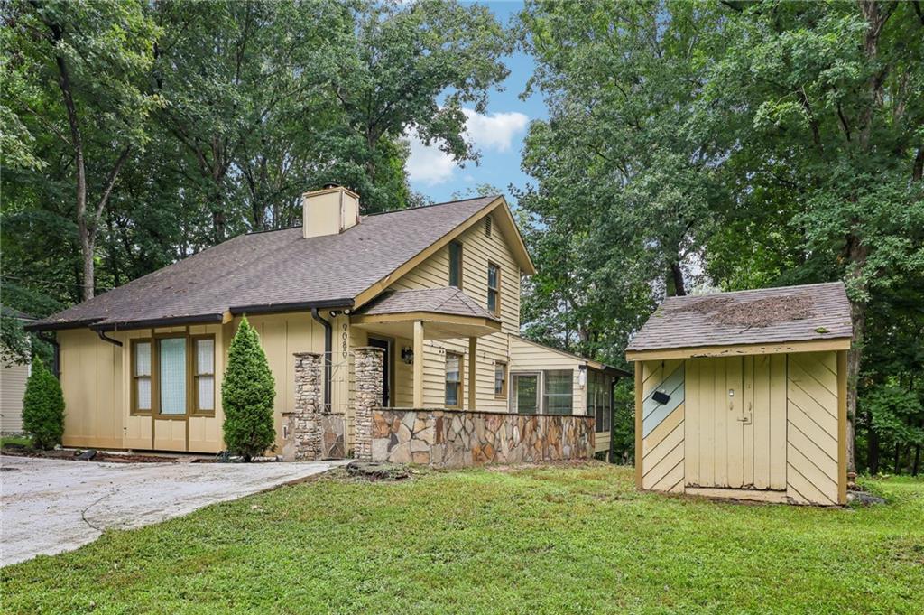 9080 Pine Tree Circle Property Photo 7
