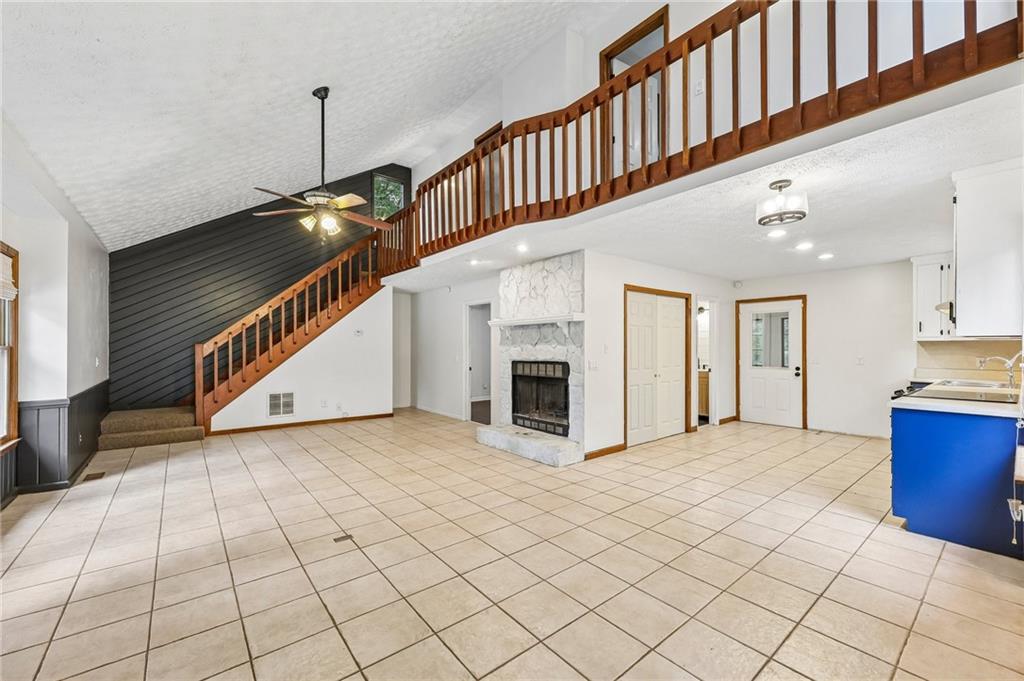 9080 Pine Tree Circle Property Photo 8