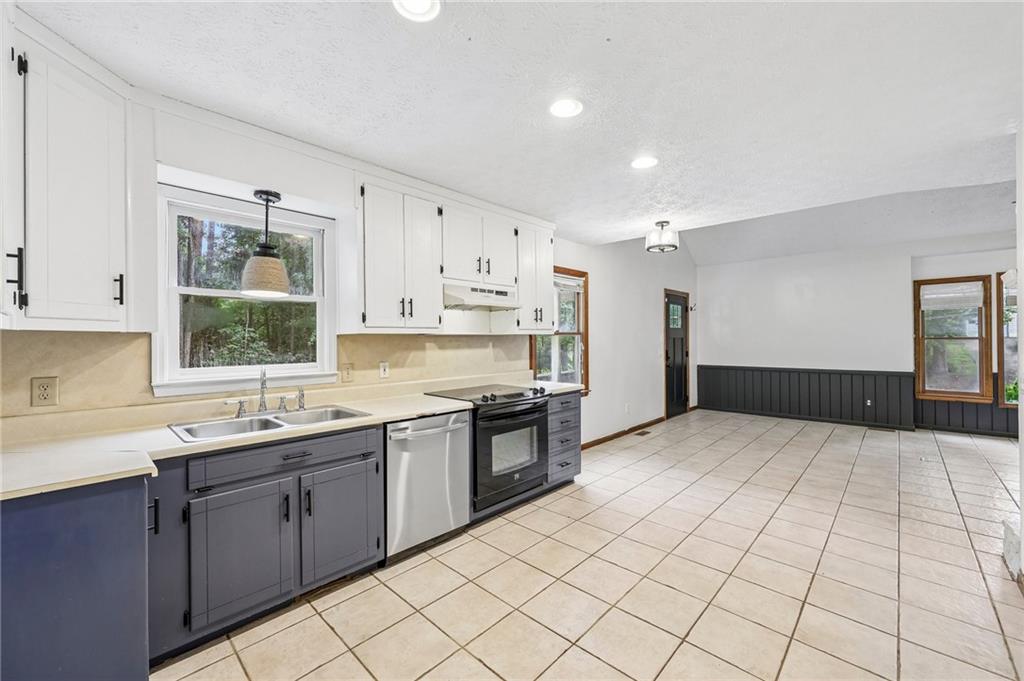 9080 Pine Tree Circle Property Photo 14