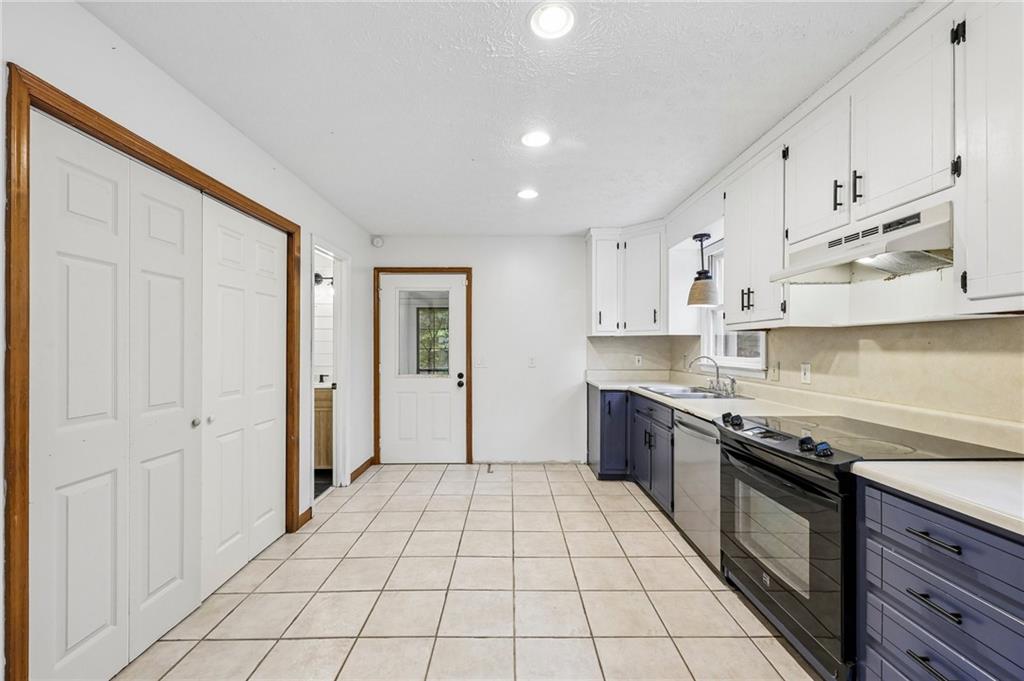 9080 Pine Tree Circle Property Photo 15