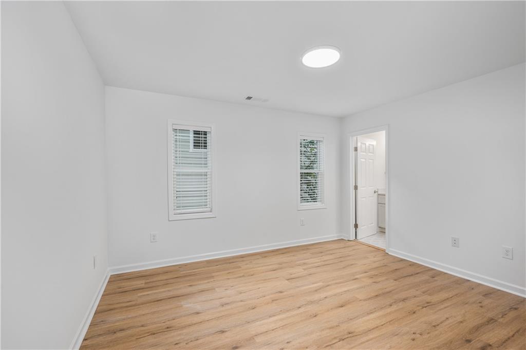 704 Durant Place Ne Unit D Property Photo 16