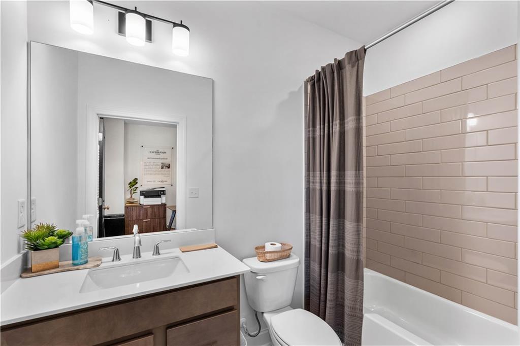 528 Alice Way Unit D10 Property Photo 11