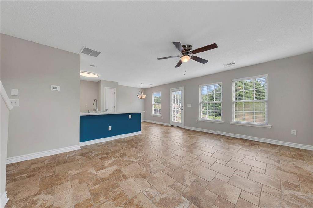 233 Fox Creek Boulevard Property Photo 7