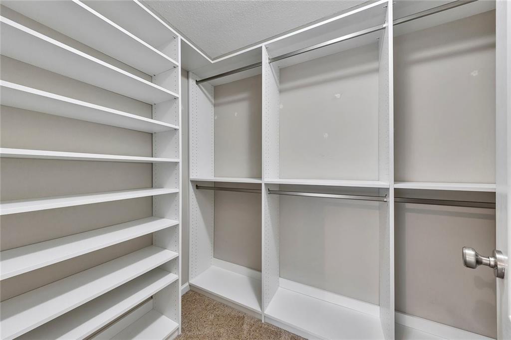 233 Fox Creek Boulevard Property Photo 20