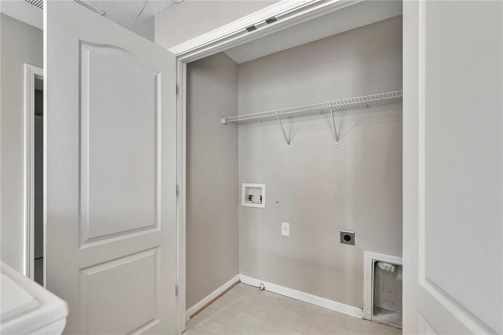 233 Fox Creek Boulevard Property Photo 21