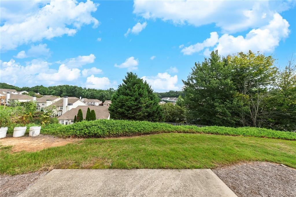 233 Fox Creek Boulevard Property Photo 28