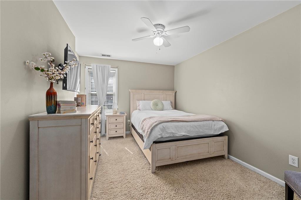 309 Laurel Glen Crossing Property Photo 33