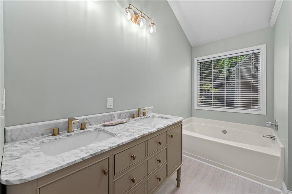 309 Laurel Glen Crossing Property Photo 38