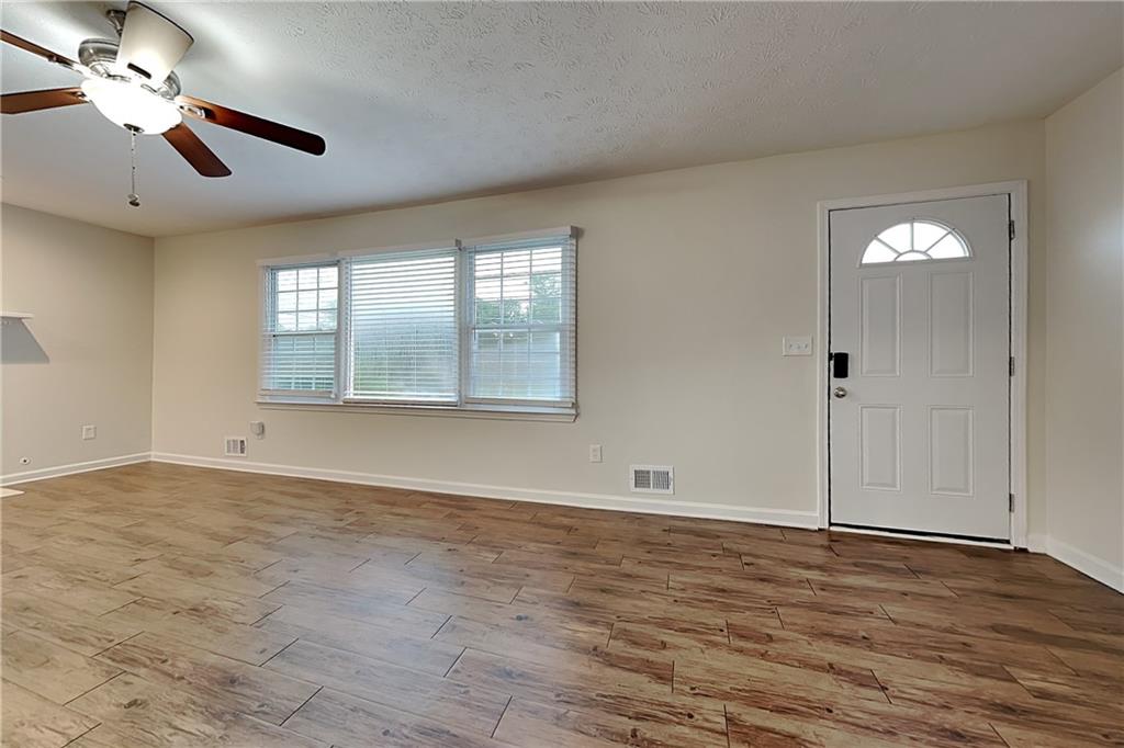 3253 Glynn Mill Drive Property Photo 3