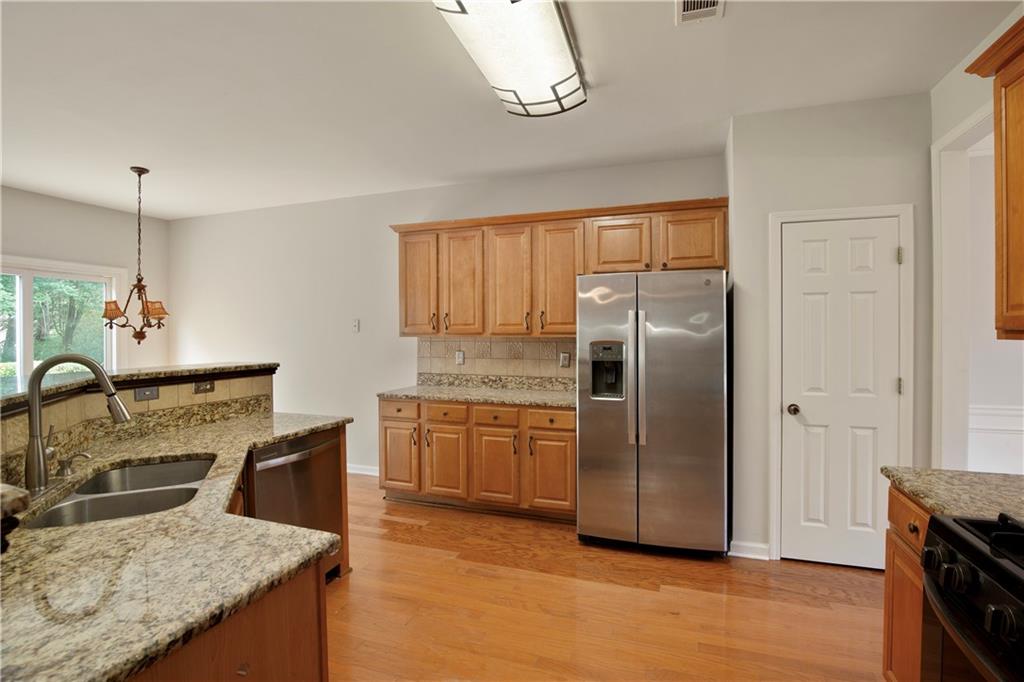 3820 Devenwood Way Property Photo 13