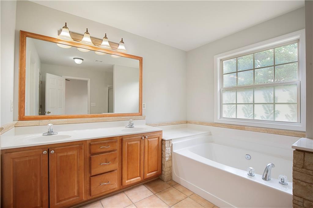 3820 Devenwood Way Property Photo 25