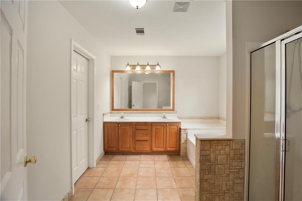 3820 Devenwood Way Property Photo 26
