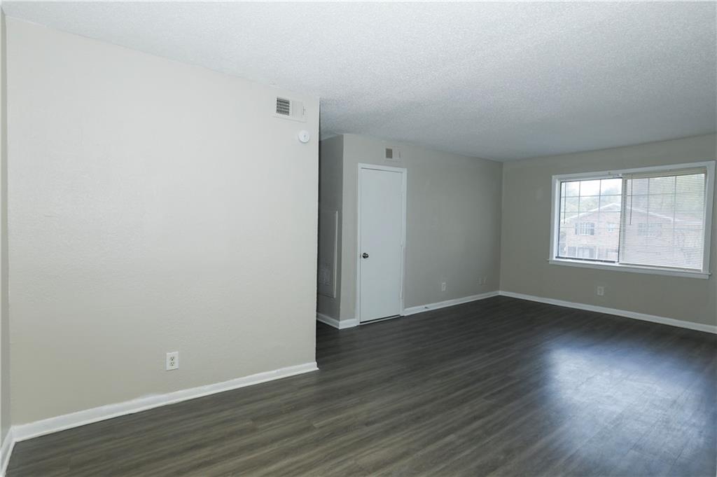 2065 Alison Court Unit 3 Property Photo 2